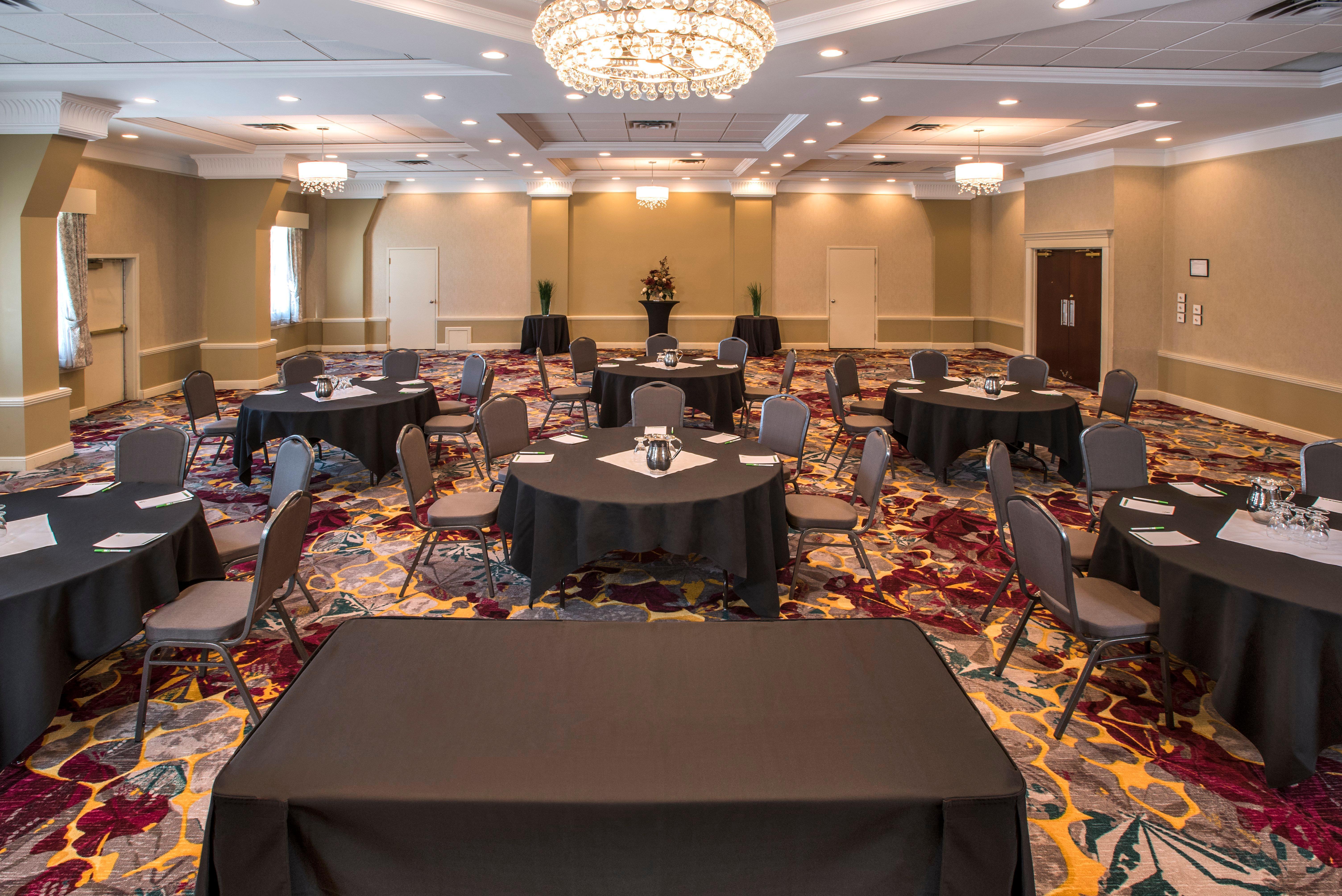 Holiday Inn Conference Centre Edmonton South By Ihg Eksteriør billede